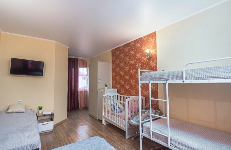 Стандартный 5-местный (с детской кроваткой)