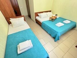 Комфорт "Плюс" с балконом 3-местный, Гостевой дом Бухара, Джемете