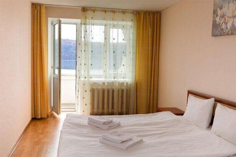 Люкс 2-местный 2-комнатный (с балконом) Фестивальная