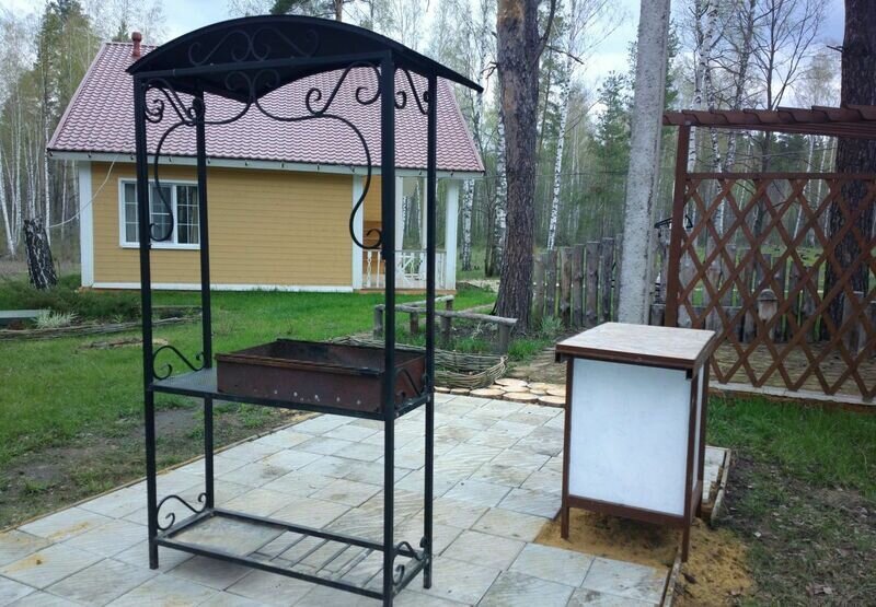 Коттедж 4-местный 2-комнатный Медовый