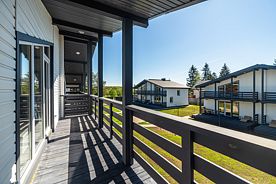 Дома, База отдыха Саблинские дачи, Ульяновка