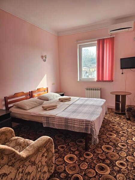 Стандартный 2-местный (TWIN+кресло)