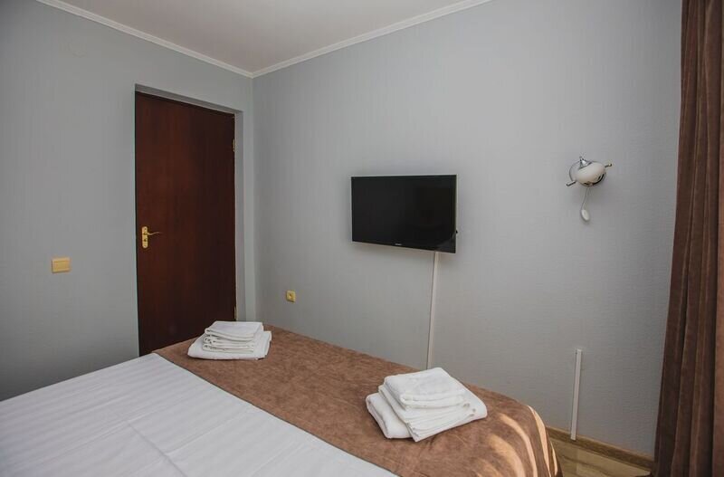 Люкс 2-местный 2-комнатный (вид на горы)