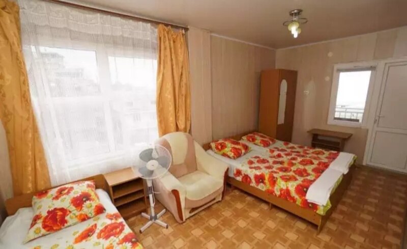 Эконом 3-местный (с балконом)