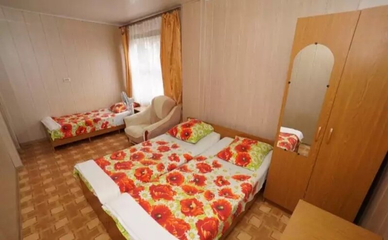 Эконом 3-местный (с балконом)