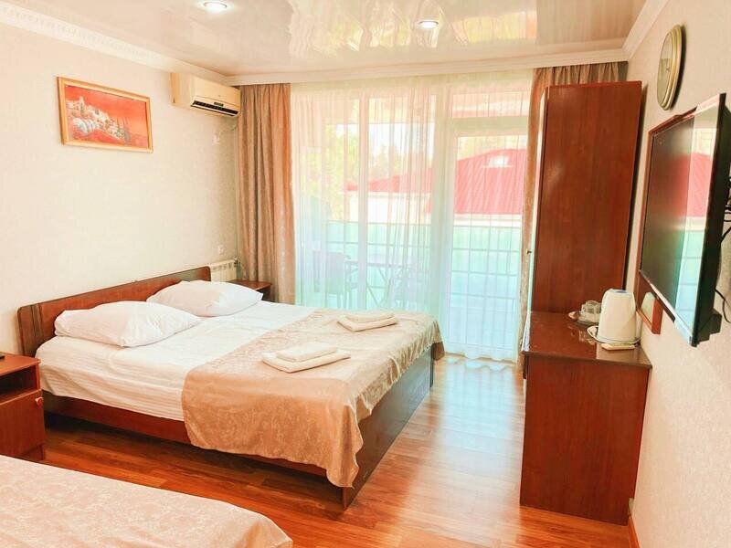 Стандартный 3-местный (с балконом, корпус 1,2)