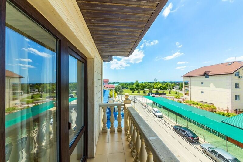 Люкс 5-местный 2-комнатный (с балконом)