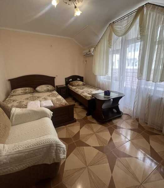 Стандартный 3-местный (с балконом)