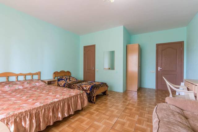 Стандартный 4-местный (с балконом)