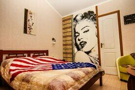 Одноместная комната "Мэрилин Монро", База отдыха Усадьба рыцаря Эдварда Остера «Дом дракона», Черноморское