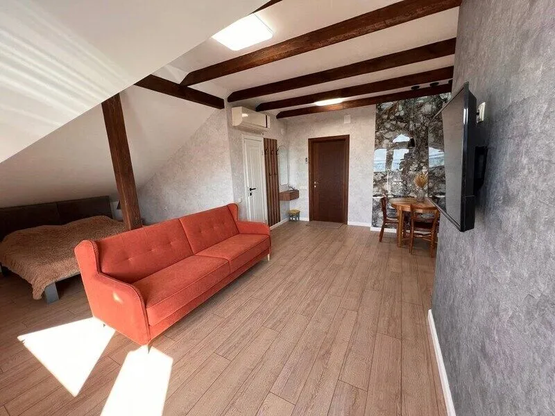 Номер 401 5-местный 2-комнатный (мансарда)