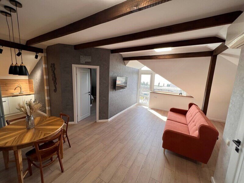 Номер 401 5-местный 2-комнатный (мансарда)