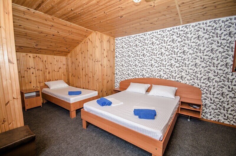 Стандартный 4-местный 1-комнатный (мансарда)