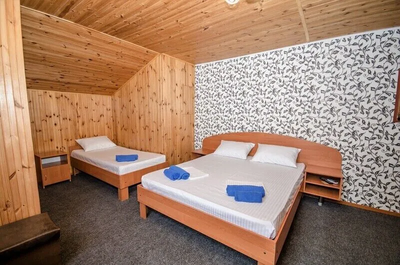 Стандартный 4-местный 1-комнатный (мансарда)