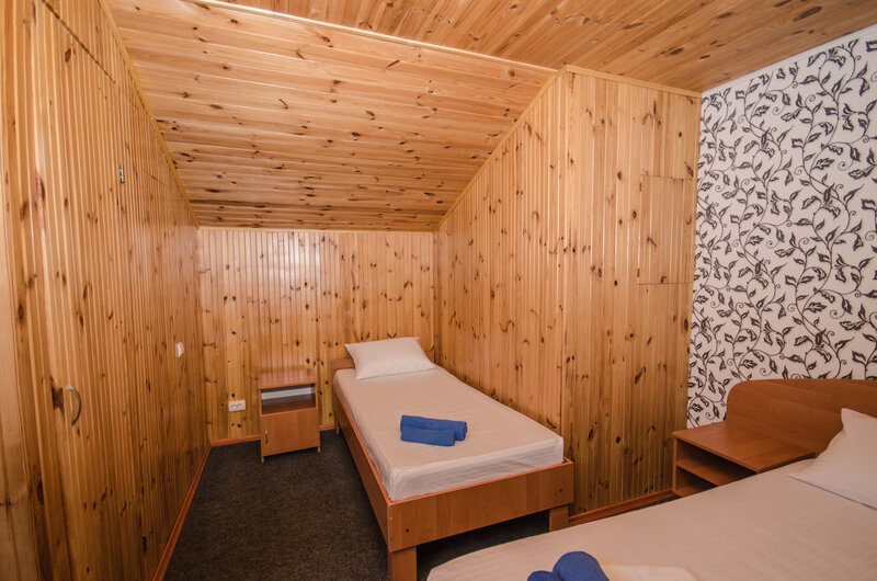 Стандартный 4-местный 1-комнатный (мансарда)