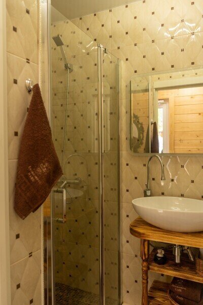 Коттедж 4-местный 2-комнатный (Ланселот)