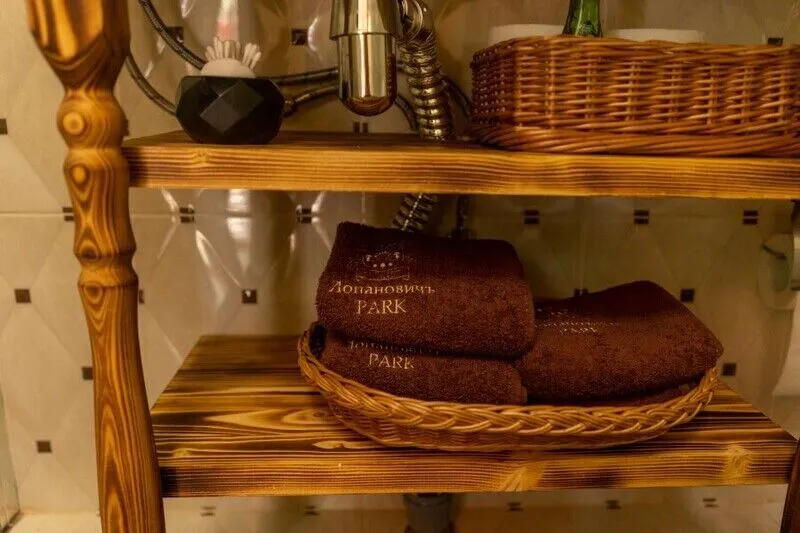 Коттедж 4-местный 2-комнатный (Ланселот)