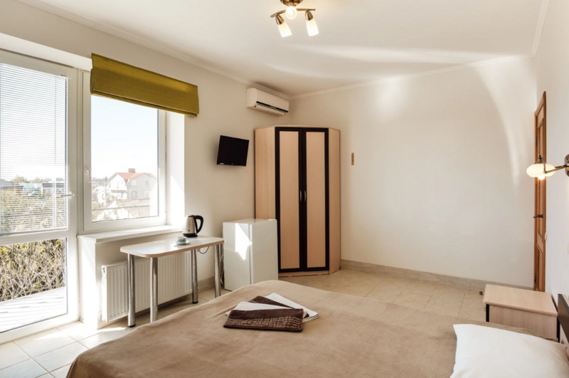 Стандартный 2-местный 1-комнатный (с балконом без вида на море)