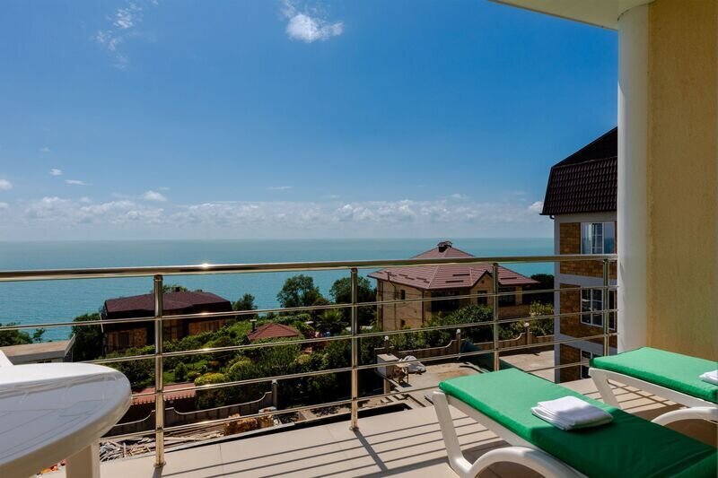 Люкс 2-местный 2-комнатный (с балконом)