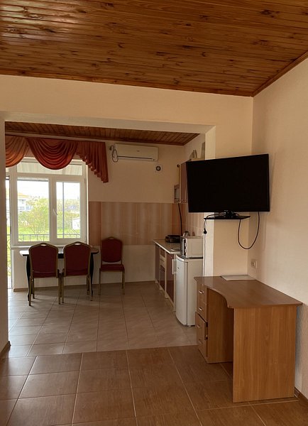 Люкс 4-местный 2-комнатный корпус (5,6 корпус) (4)