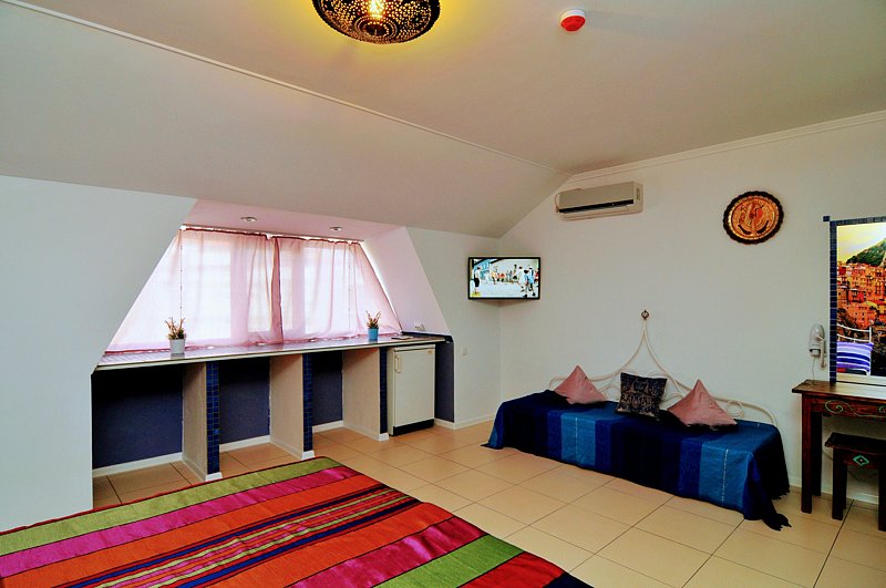 Комфорт 3-местный комната в мансарде