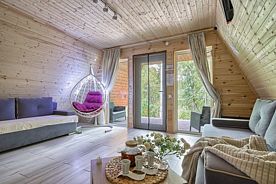 Светлое шале Большое, Гостевой дом Рай в шалаше, Светлое