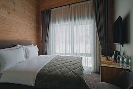 Компакт 2-местный DBL, Туристический комплекс Гранд Шале Алтай, Бирюзовая Катунь