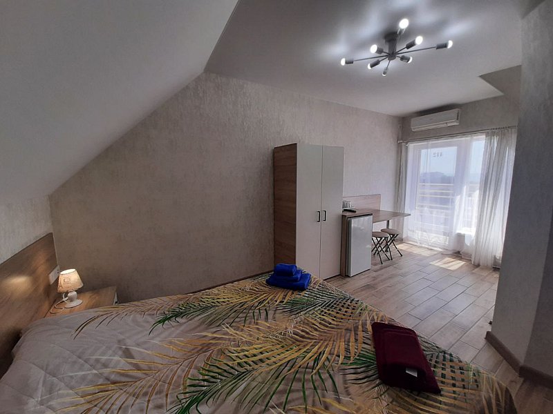 Мансарда Семейная 3-местная 1-комнатная (с балконом)