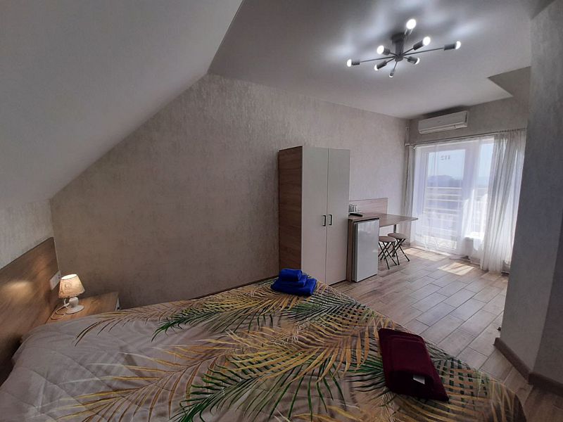 Мансарда Семейная 3-местная 1-комнатная (с балконом)