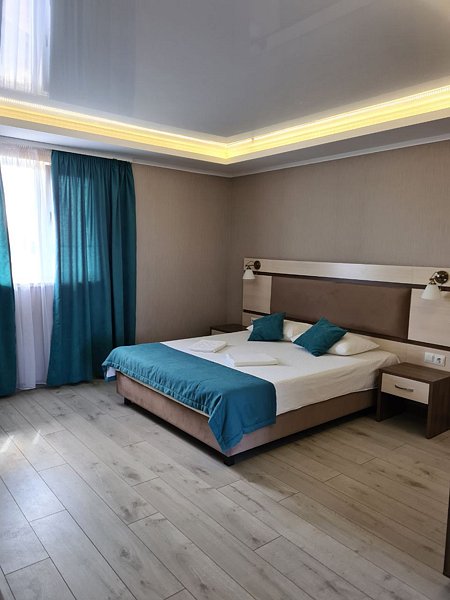 Люкс 3-местный 1-комнатный (вид на море)