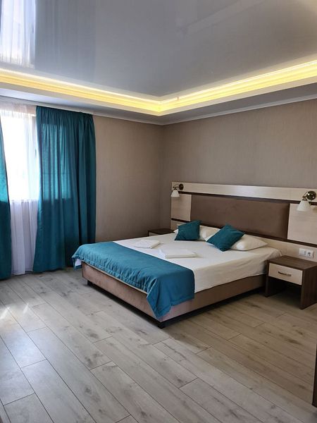 Люкс 3-местный 1-комнатный (вид на море)