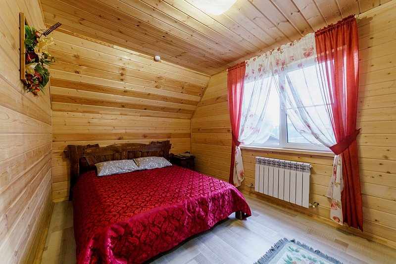 Коттедж 6-местный 2-комнатный Золотая осень