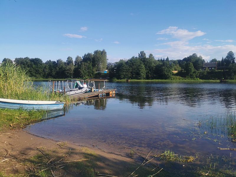 Фото 1 из отзыва о коттеджном комплексе Домик у озера