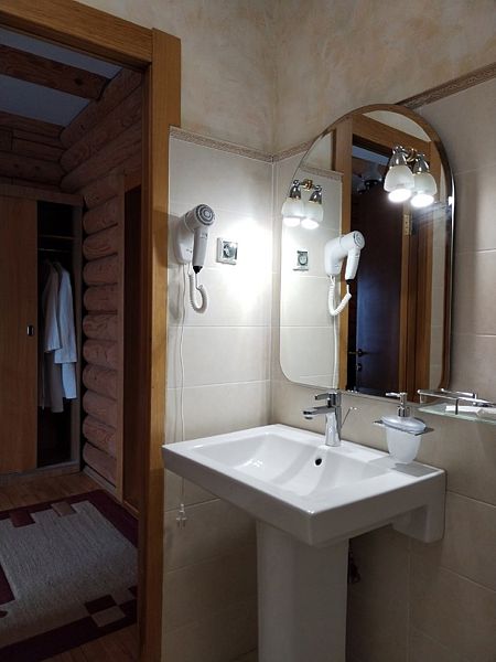 Люкс 2-местный 2-комнатный (№5, 6)