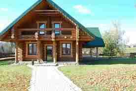 Деревянный сруб, Конно-туристическая база Буцевичи, Буцевичи