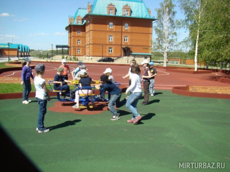 играем на площадке