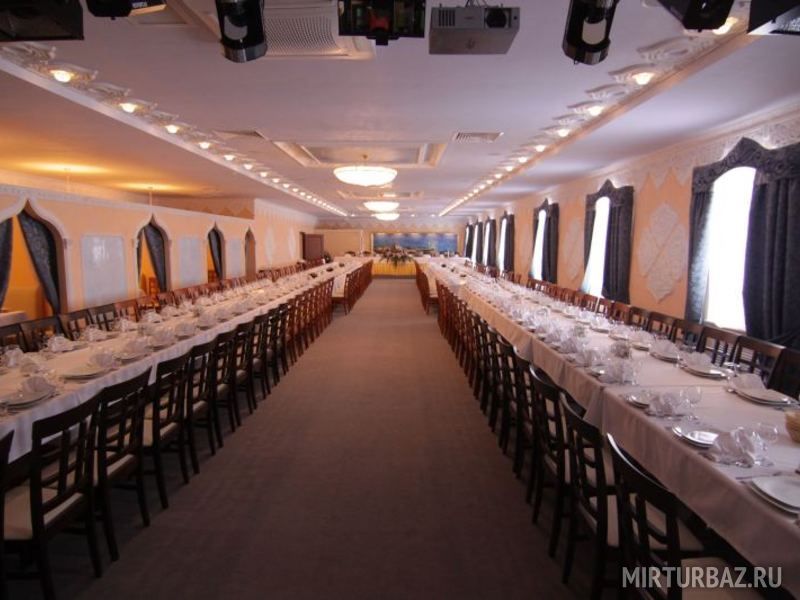 банкетный стол