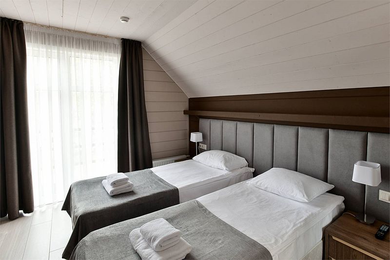 Коттедж 4-местный 2-комнатный (Сокол)