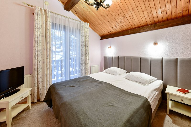 Коттедж 4-местный 2-комнатный (Шале)