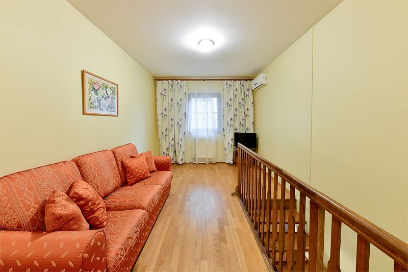 Коттедж 9-местный 5-комнатный 2-этажный (Словения)