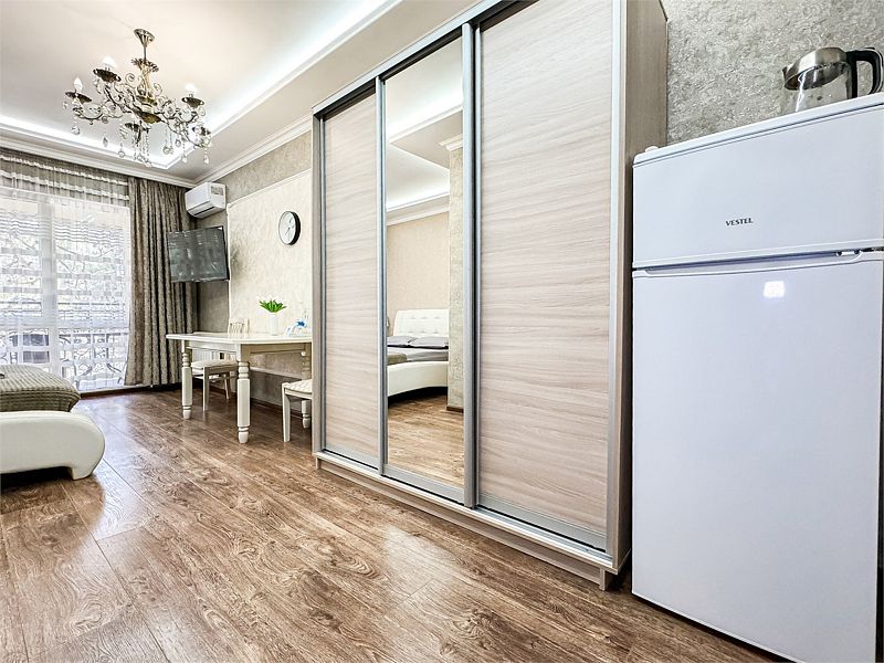 Люкс 2-местный (с балконом, вид на сосны)