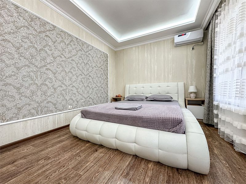 Люкс 4-местный 2-комнатный (с балконом, вид на сосны)