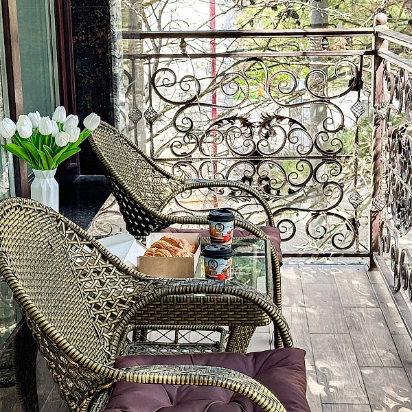 Люкс 4-местный 2-комнатный (с балконом, вид на сосны)