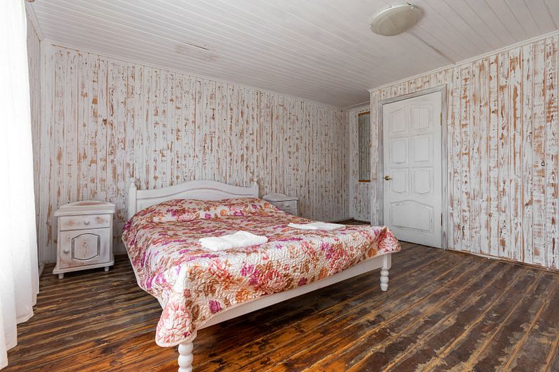 Домик Русский 6-местный 2-этажный (№1-6)