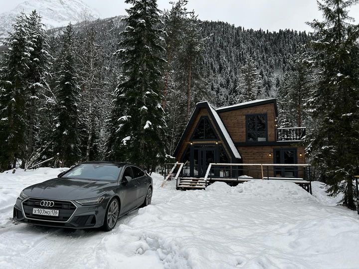 Шале Holiday Home Dombay (Холидей Хоум Домбай), Республика Карачаево-Черкесия, Домбай 