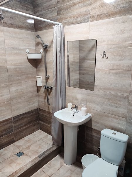 6-местный 2-комнатный