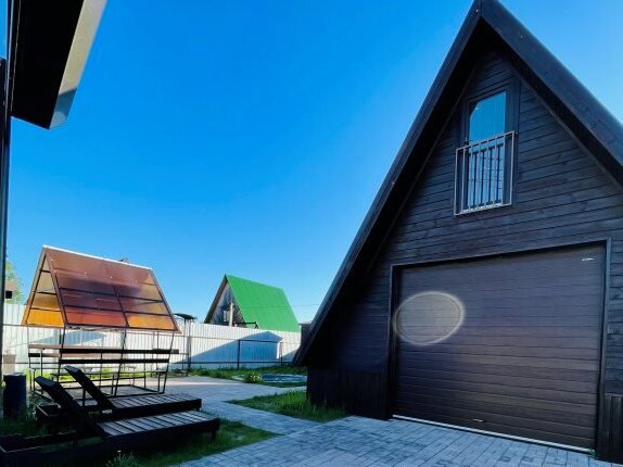 Гостевой дом на берегу залива Волги возле песочного пляжа, Казань, Республика Татарстан