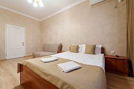 Семейный двухкомнатный с отдельным входом и кухней (1 этаж, 2 комнаты), Гостевой дом Ля Вилла, Геленджик