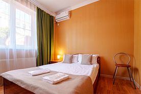 2 местный эконом с большой кроватью  (1 этаж, 1 комната), Гостевой дом Ля Вилла, Геленджик