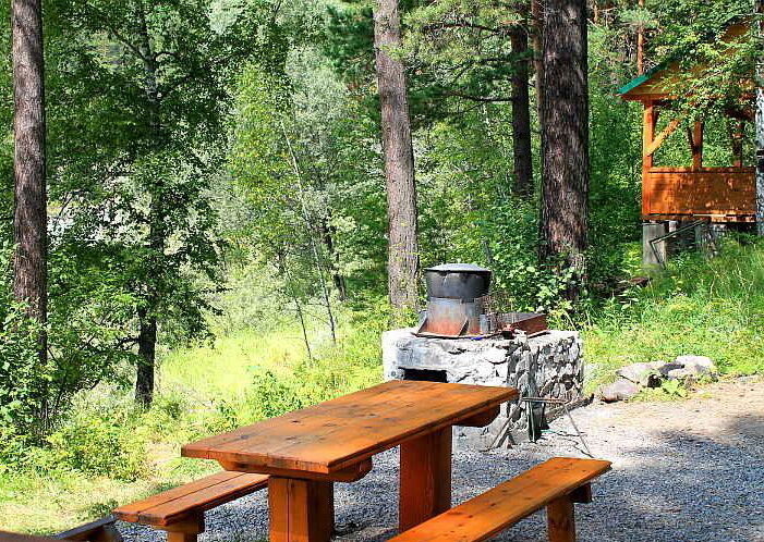 Мангал и стол для отдыха | Лесная сказка, Горный Алтай (Республика Алтай)